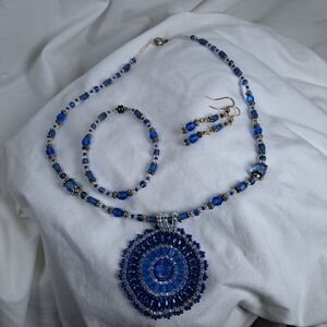 Elegant Blue Beaded Necklace Set